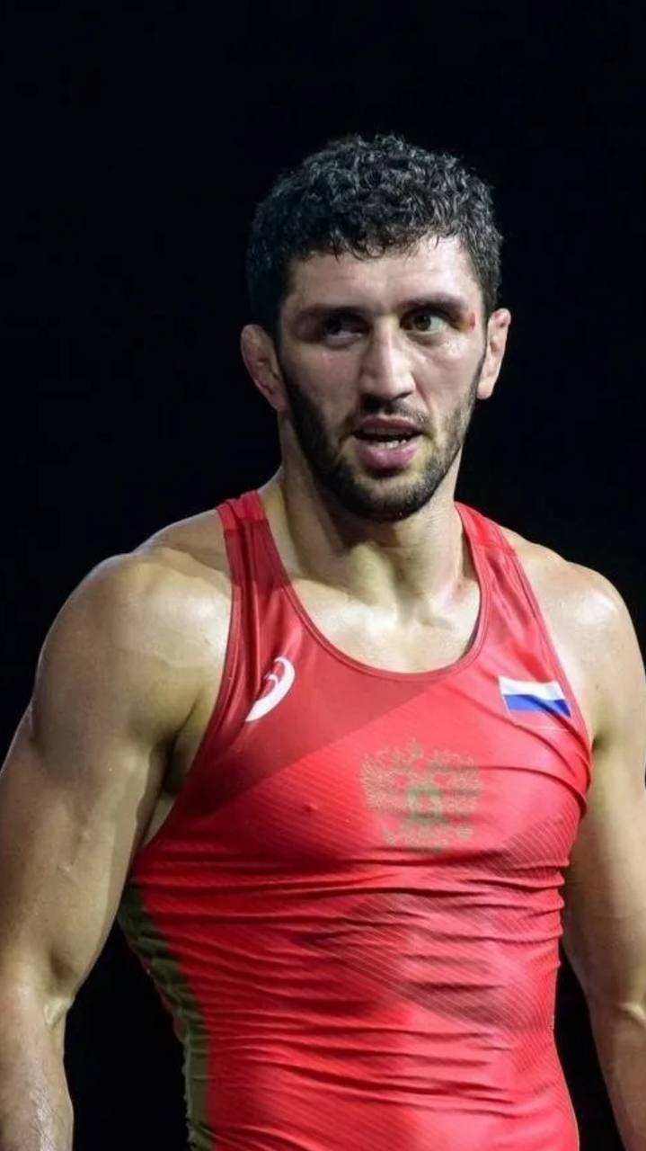 Борец Заурбек Сидаков